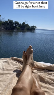 Jana Kramer feet photo thumbnail