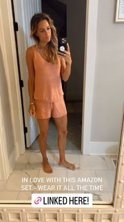 Jana Kramer feet photo thumbnail