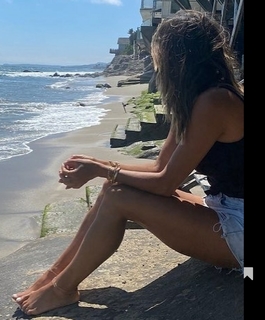 Jana Kramer feet photo thumbnail