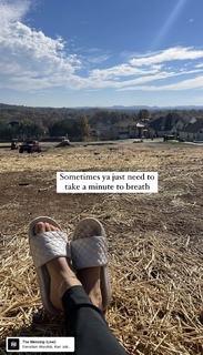 Jana Kramer feet photo thumbnail