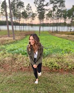 Jana Kramer feet photo thumbnail