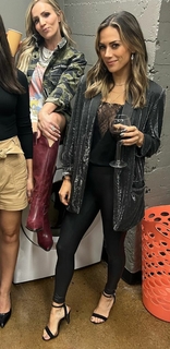 Jana Kramer feet photo thumbnail
