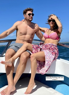 Jana Kramer feet photo thumbnail