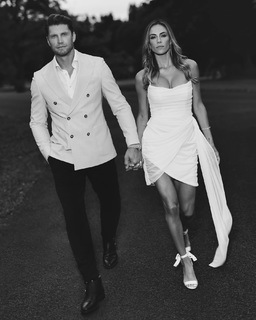 Jana Kramer feet photo thumbnail
