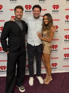 Jana Kramer feet photo thumbnail