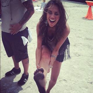Jana Kramer feet photo thumbnail