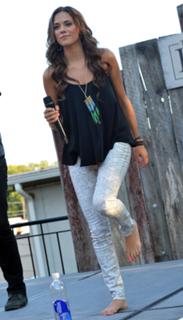 Jana Kramer feet photo thumbnail
