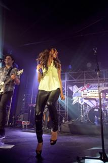 Jana Kramer feet photo thumbnail