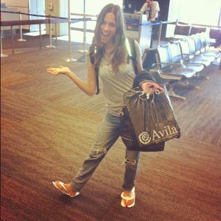 Jana Kramer feet photo thumbnail