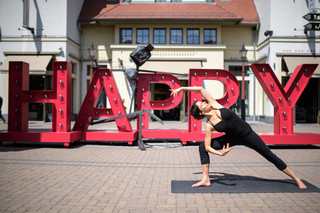 Jana Pallaske feet photo thumbnail