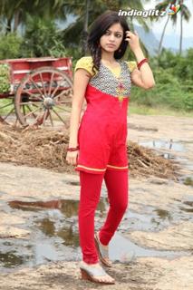 Janani Iyer feet photo 6