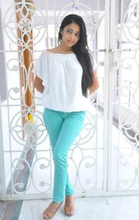 Janani Iyer feet photo 5