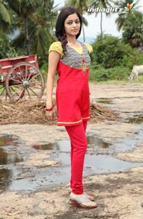 Janani Iyer feet photo 1