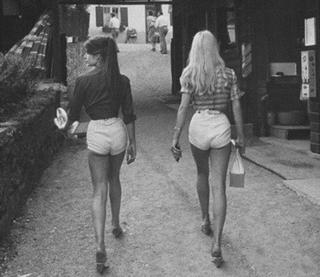 Jane Birkin feet photo thumbnail