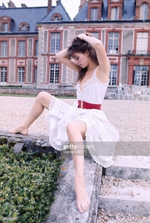 Jane Birkin feet photo thumbnail