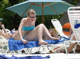 Jane Danson feet photo 2