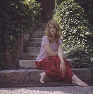 Jane Fonda feet photo thumbnail