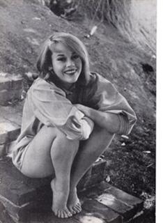 Jane Fonda feet photo thumbnail