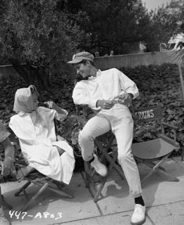 Jane Fonda feet photo thumbnail