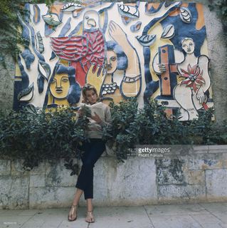 Jane Fonda feet photo thumbnail