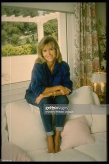 Jane Fonda feet photo thumbnail