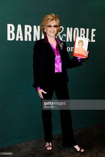 Jane Fonda feet photo thumbnail