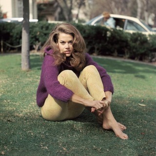 Jane Fonda feet photo thumbnail