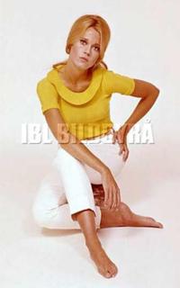 Jane Fonda feet photo thumbnail