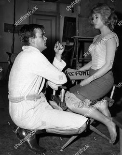 Jane Fonda feet photo thumbnail