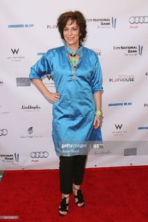 Jane Kaczmarek feet photo thumbnail