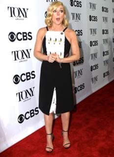 Jane Krakowski feet photo thumbnail