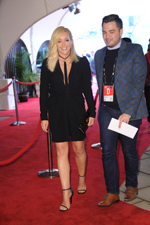 Jane Krakowski feet photo thumbnail