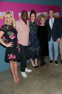 Jane Krakowski feet photo thumbnail