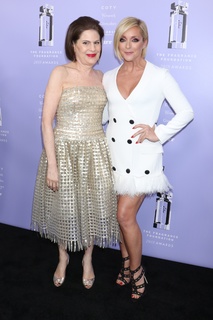 Jane Krakowski feet photo thumbnail