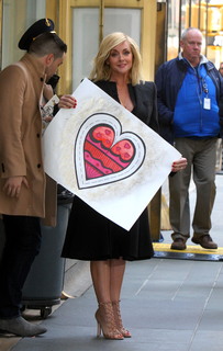 Jane Krakowski feet photo thumbnail