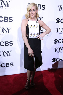 Jane Krakowski feet photo thumbnail