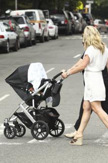 Jane Krakowski feet photo thumbnail