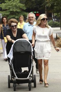 Jane Krakowski feet photo thumbnail