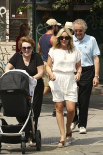 Jane Krakowski feet photo thumbnail