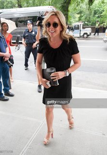 Jane Krakowski feet photo thumbnail