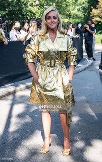 Jane Krakowski feet photo thumbnail