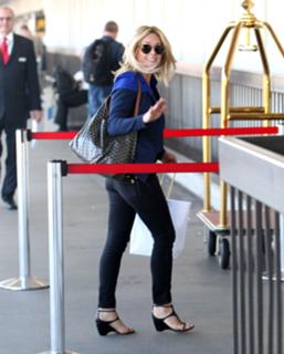 Jane Krakowski feet photo thumbnail