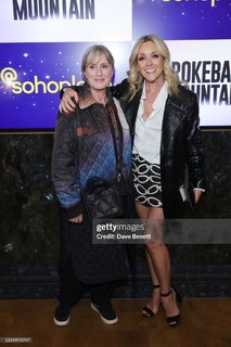 Jane Krakowski feet photo thumbnail