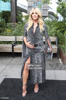 Jane Krakowski feet photo thumbnail