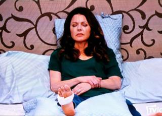 Jane Leeves feet photo thumbnail