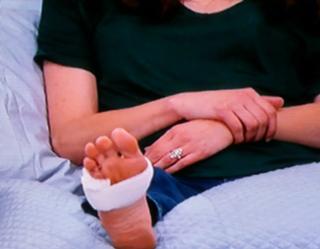 Jane Leeves feet photo thumbnail