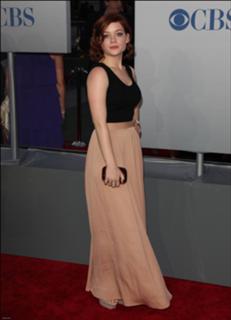 Jane Levy feet photo thumbnail