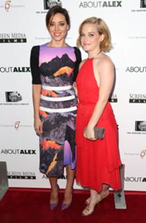 Jane Levy feet photo thumbnail