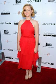 Jane Levy feet photo thumbnail