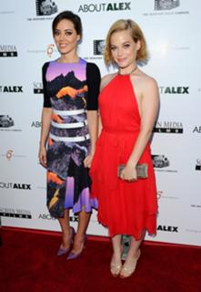 Jane Levy feet photo thumbnail